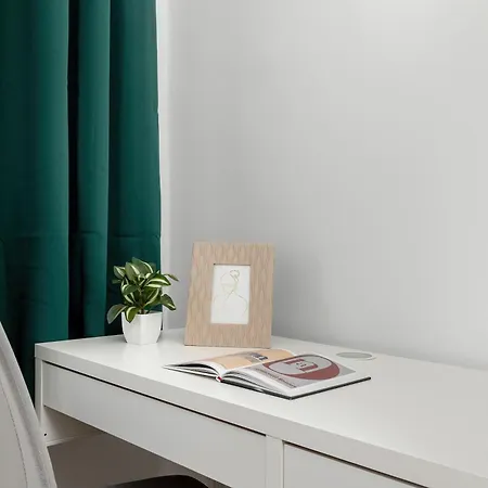 Spacious For 6 Persons Balcony And Workspace By Renters Διαμέρισμα