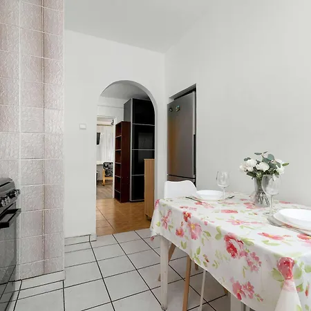 Spacious For 6 Persons Balcony And Workspace By Renters Διαμέρισμα Krasków