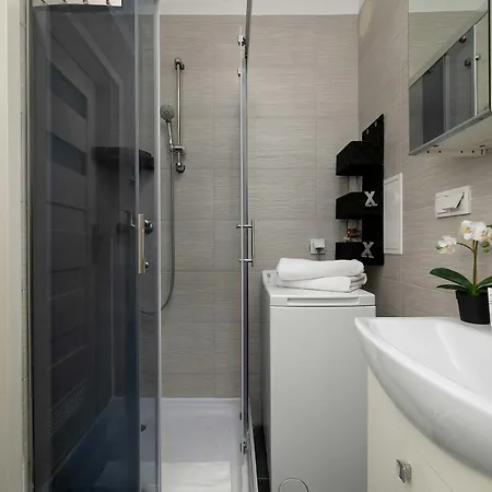 Spacious For 6 Persons Balcony And Workspace By Renters Διαμέρισμα
