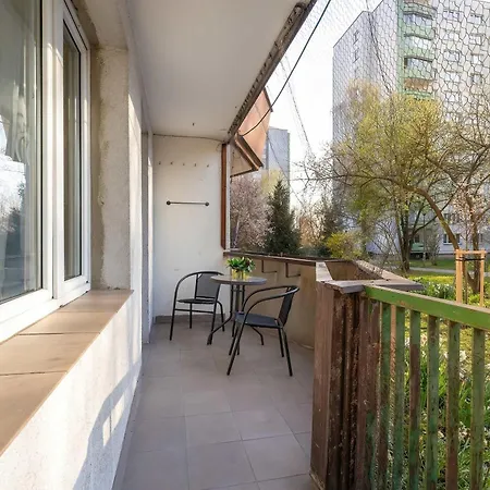 Spacious For 6 Persons Balcony And Workspace By Renters Διαμέρισμα Krasków