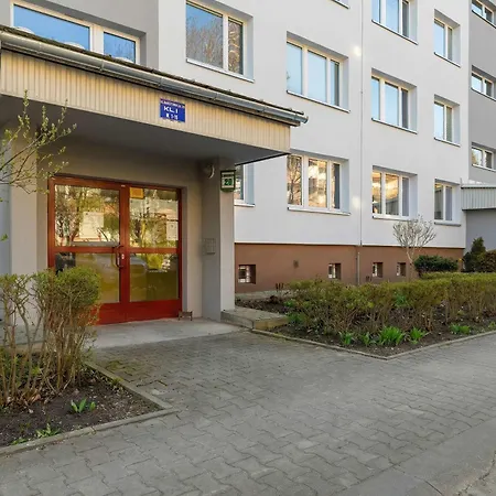 Διαμέρισμα Spacious For 6 Persons Balcony And Workspace By Renters Krasków